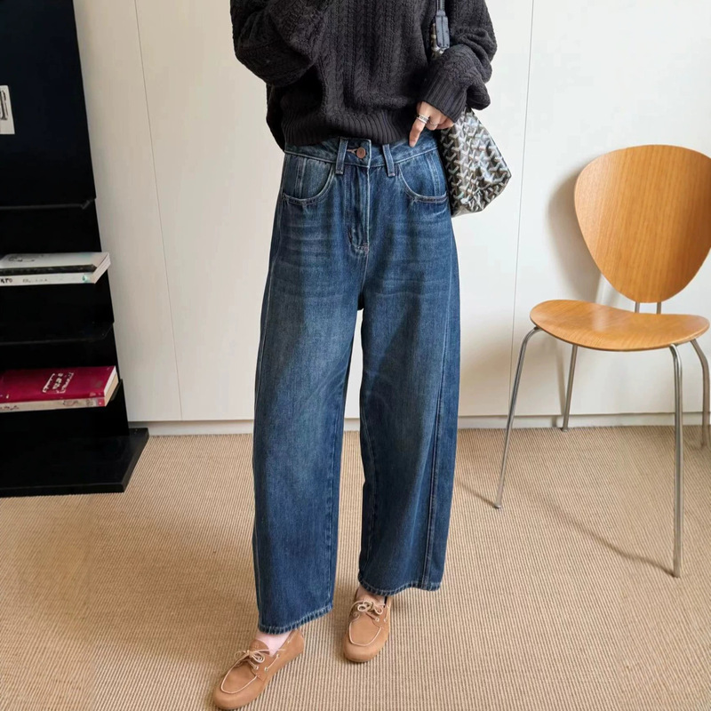Spring is not late. 2026 autumn new product: loose, casual style dark blue jeans for women, hip-covering, slimming, cropped for petite figures Spring is not late. 2026 autumn new product: loose, casual style dark blue jeans for women, hip-covering, slimming, cropped for petite figures
