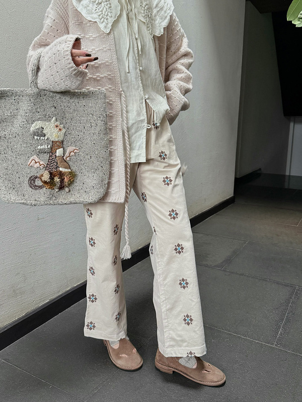 灯芯绒刺绣微喇超显瘦休闲高腰百搭窄版直筒长裤子女2025秋冬新款|undefined