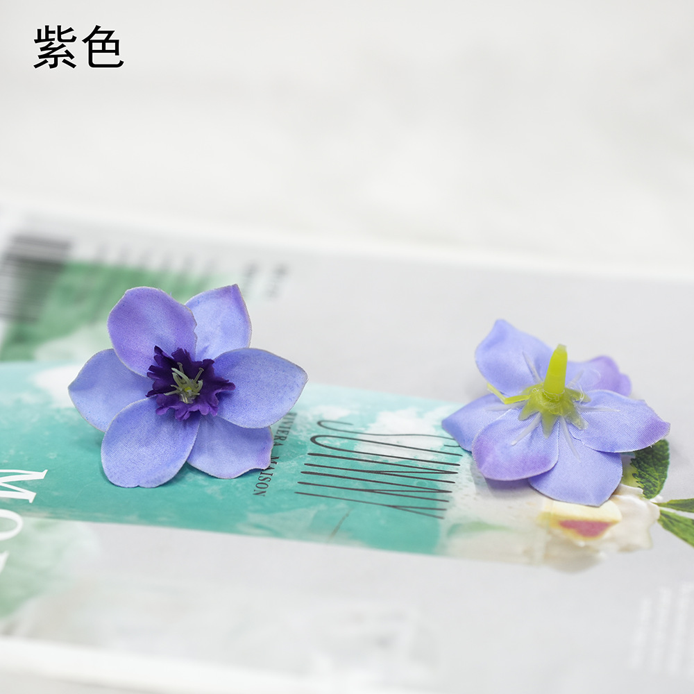 큰 꽃받침 단일 수선화 꽃 - 보라색