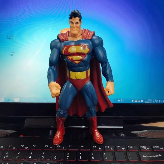 コミックヒーロースーパーマンシリーズジャスティスリーグスーパーマンロビン車の装飾品可動人形おもちゃモデル|undefined