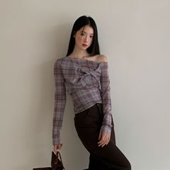诠释美 NEWOPEN 25秋复古修身扭结设计感斜肩格纹长袖衬衣女F6181