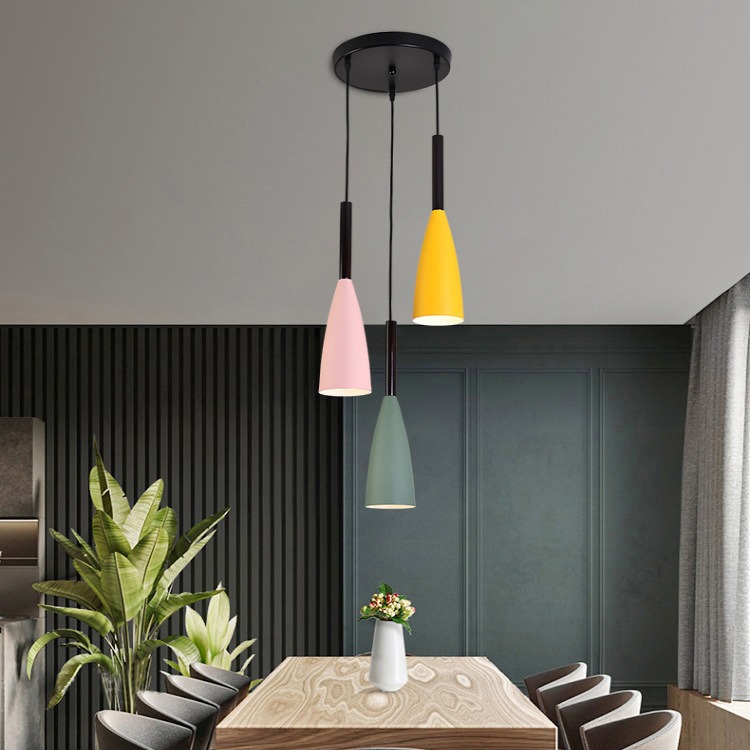 Nordic macaron estilo comedor araña de tres cabezas moderna personalidad simple hogar dormitorio mesita de noche barra larga araña