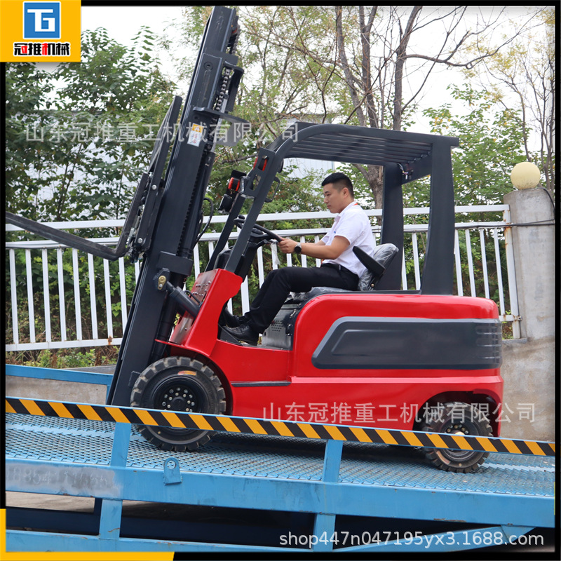 冠推四轮座驾式电动叉车 装卸搬运车环保仓库升高装卸车