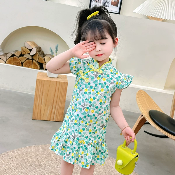 Green cheongsam