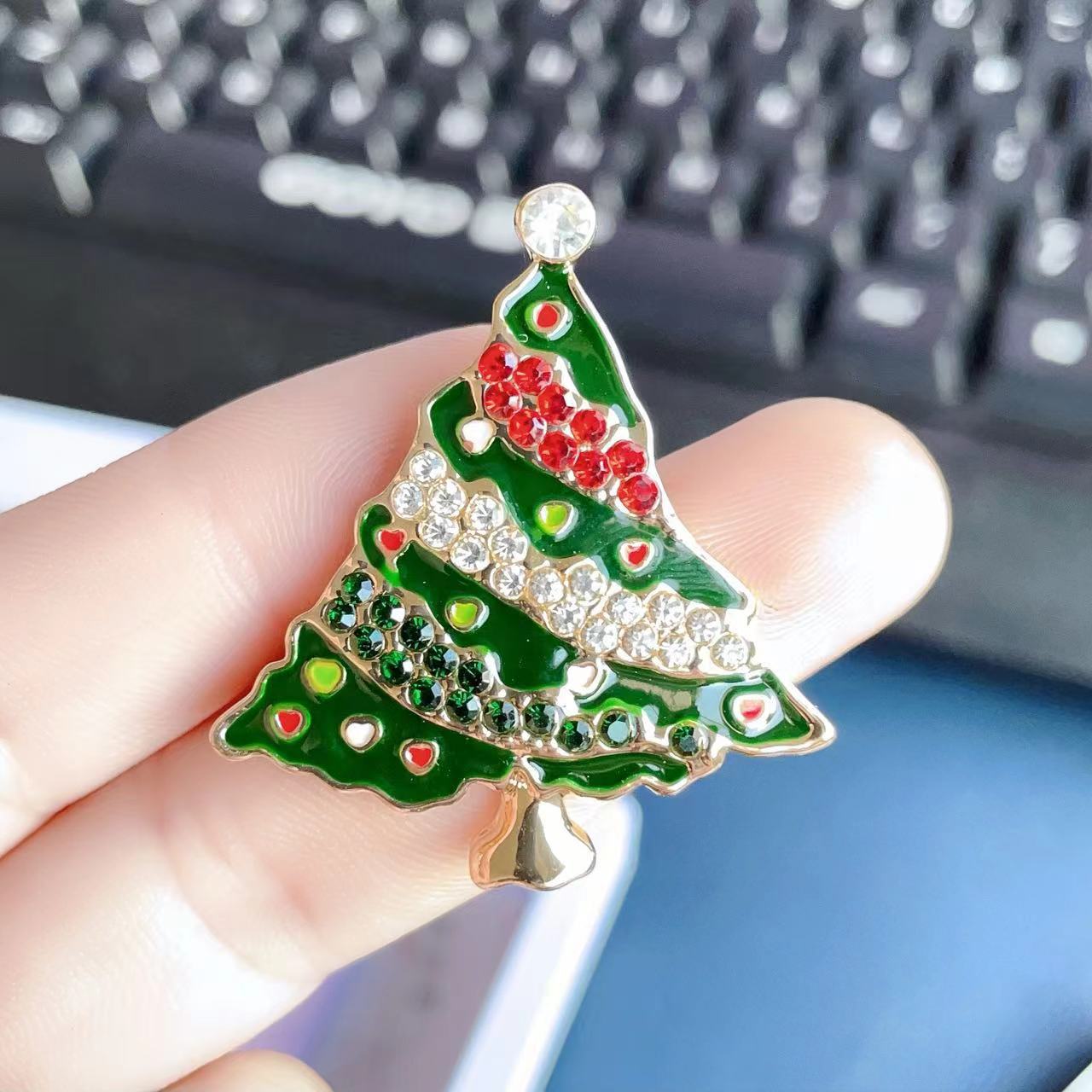 52#크기: 3.9*3.4*1cm 무게: 11g