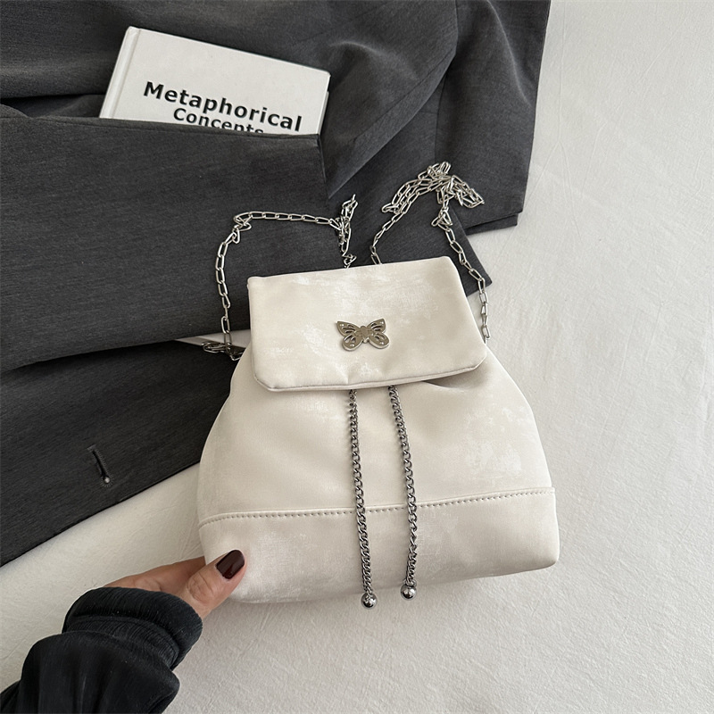 2024 nueva mochila de diseño de nicho de gran capacidad bolso de cadena de ocio de cercanías coreano bolso de elemento mariposa