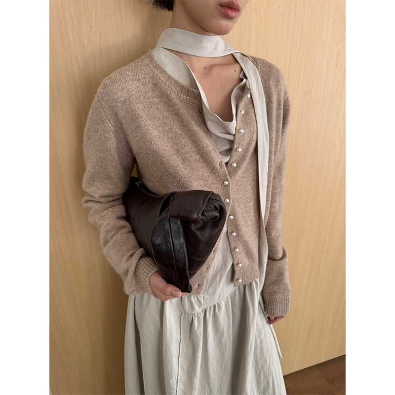 [Clearance, No Returns] Round Neck Cashmere Knit Cardigan with Pearl Buttons, Short Autumn Sweater Coat 19259