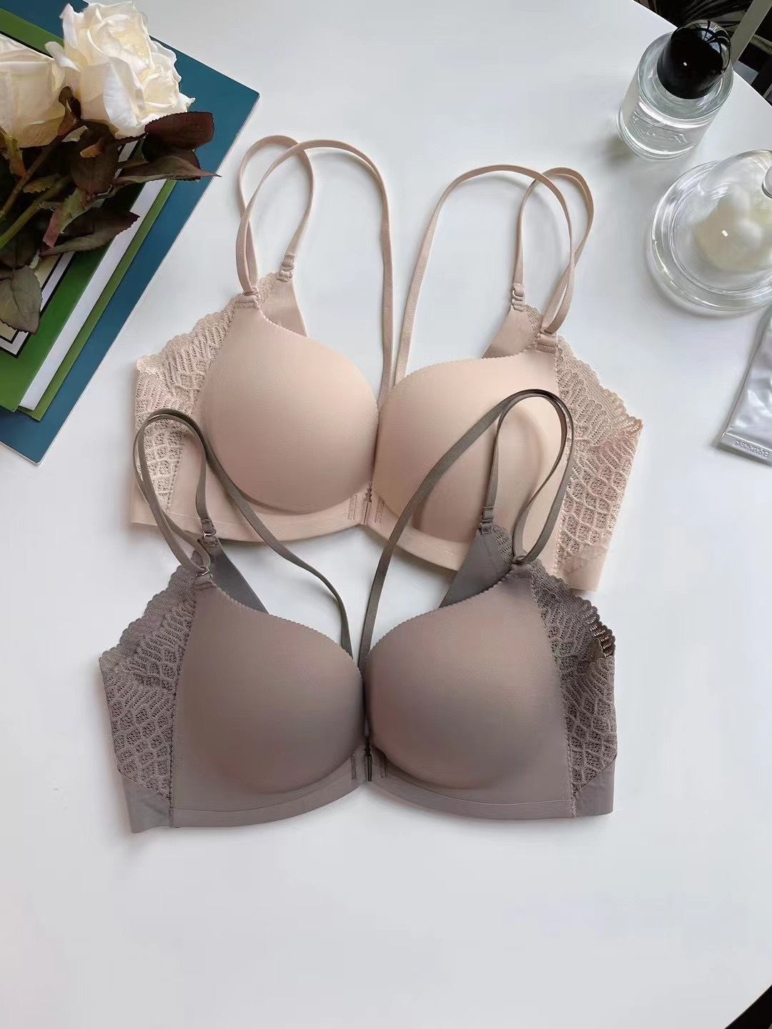 6333 hígado caliente clásico medio grueso Tipo de copa hebilla frontal sin anillo de acero profundo V sexy encaje espalda anti-anillo de acero traje de ropa interior