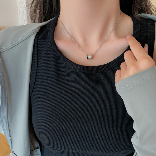 Ins trendy personality same style small waist titanium steel necklace women's exquisite zircon Korean version new clavicle chain light luxury necklace