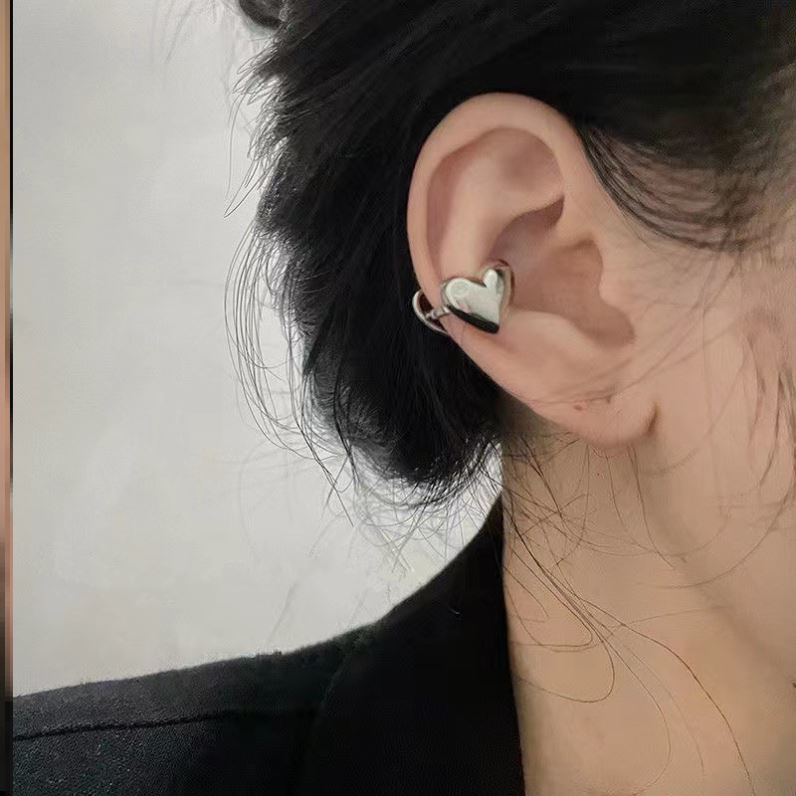 De alta calidad de estilo francés de metal precioso clip de oído de las mujeres pendientes sin oreja 2022 nueva moda elegante simple clip de hueso del oído