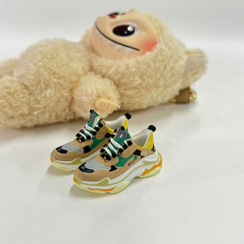 LABUBU Zapatos Rabu Ropa de bebé 17cm felpa vinilo bolso de muñeca colgante para zapatos desnudos caja ciega