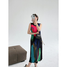 2025夏季新款无袖感印花背心裙女褶皱厚款显瘦气质直筒连衣裙