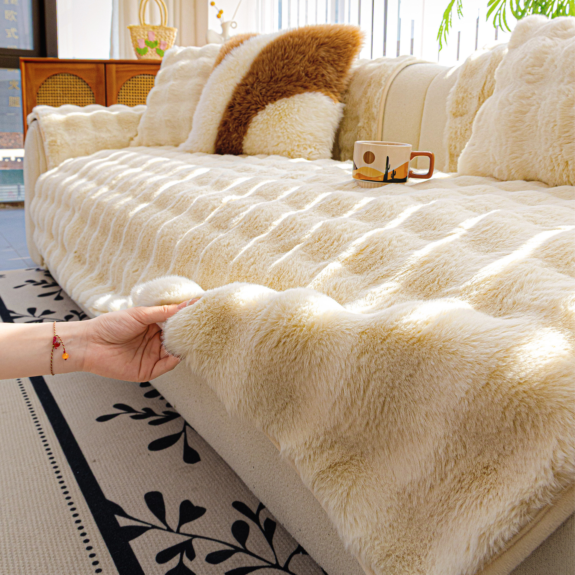 Cojín de sofá de alto nivel de invierno 2025 nuevo tipo de peluche invierno otoño engrosado cojín de sofá toallas antideslizantes
