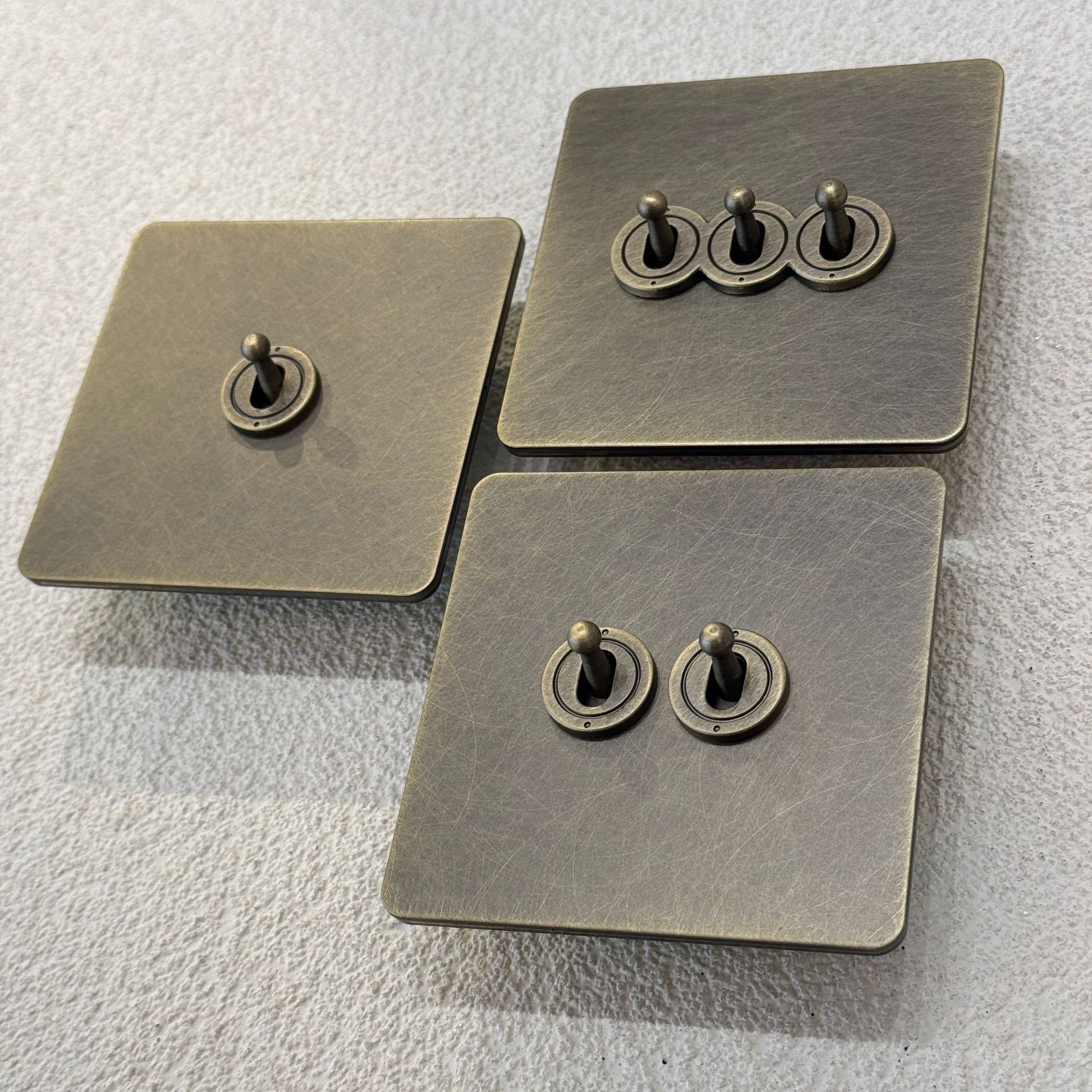 86复古青古铜拨杆墙壁开关插座不锈钢电镀金属英标13a16a法欧插