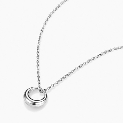 Japanese and Korean-inspired Ins cool geometric circle pendant necklace for women, retro minimalist fashionable temperament ring choker