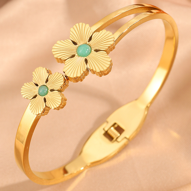 Brazalete de acero de titanio para mujeres de alta calidad de cinco pétalos de piedra turquesa incrustado pulsera de apertura elástica no se desvanece brazalete de estilo europeo