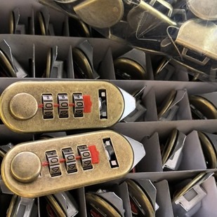 Ready Supply of Luggage Password Locks, Notebook Apple Locks, Stationery Locks, Suitcase Buckles, Hardware Stationery