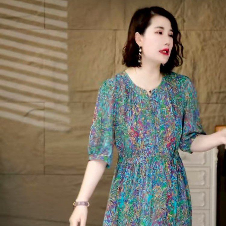 一件代发直播爆款时尚宽松版2025夏季新款时尚宽松收腰显瘦连衣裙