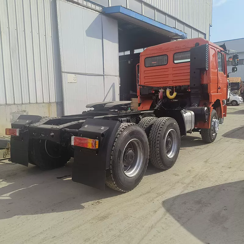 出口陕汽德龙F3000牵引车 6*4驱动力 420马力 强进动力 高效运输
