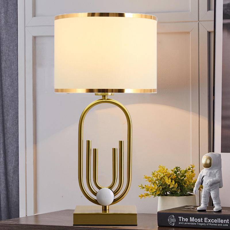 Desk Lamp Bedroom Bedside Lamp Light Luxury Modern Simple Romantic Warm ins Girls New Home Wedding Nightlight