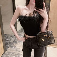 【Selling 100,000 per month】Sexy strapless top 2025 Chanel-inspired fluffy spaghetti strap backless top Thai base shirt for layering