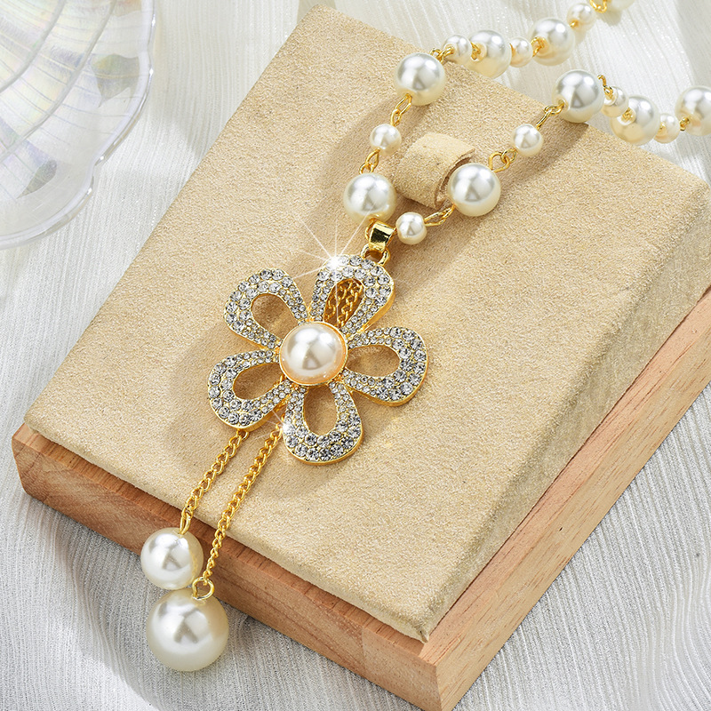 fashionable universal long necklace from pearl with rhinestones