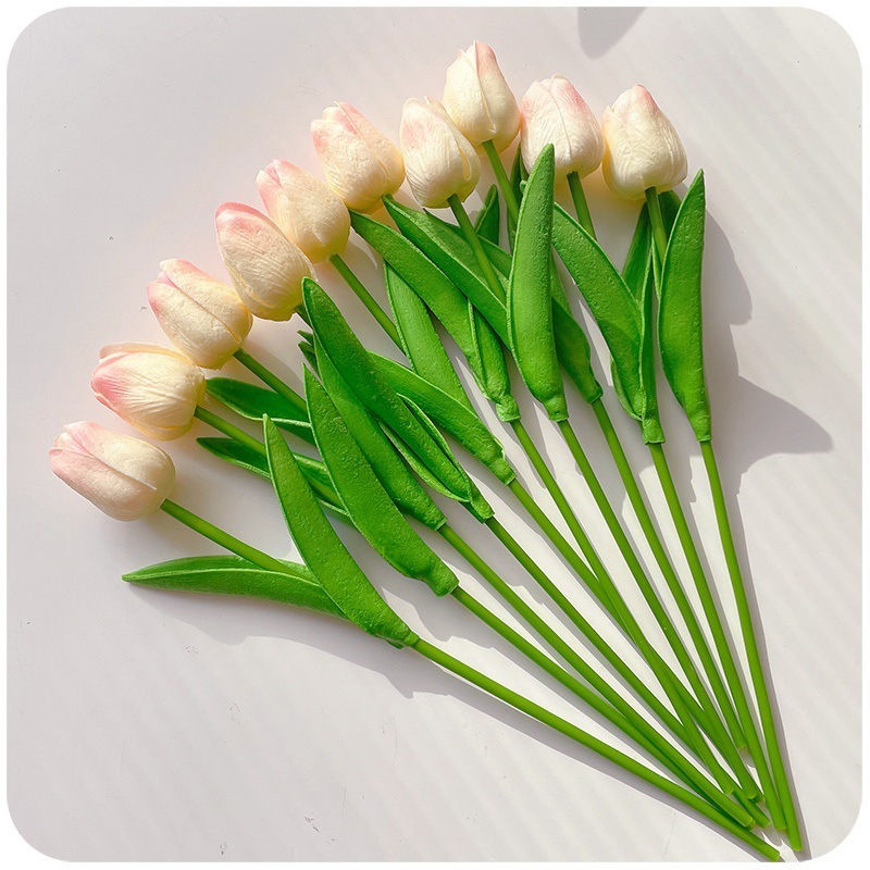 Flores florales Decoración de la sala de estar Decoración Decoración Ramo biónico Tulipán Flor seca de lujo ligero Flor falsa Decoración eterna