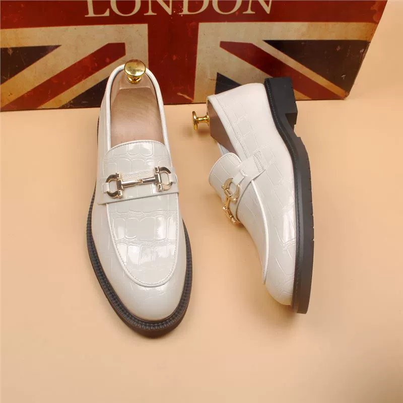 Новые мужские деловые повседневные ножки яркие кожаные туфли