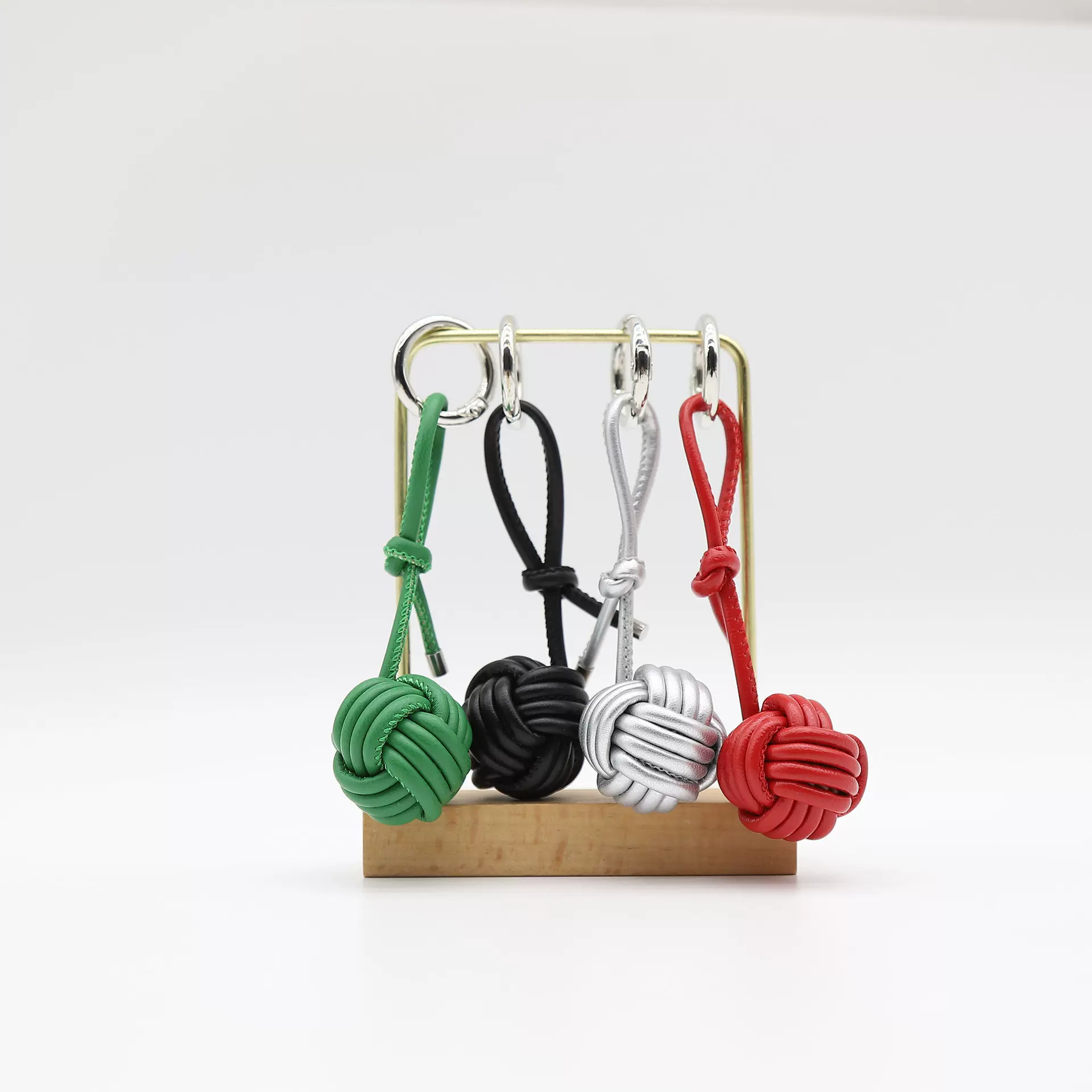 新款ins风创意纯手工编织球形挂件miumiu仿羊皮挂饰个性小众钥匙