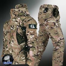 户外鲨鱼皮冲锋衣套装男春秋薄款软壳套装登山服透气防风防水钓鱼