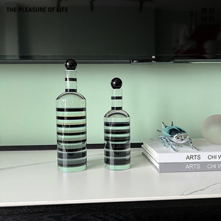 �F�����sˮ����ɫ�l�y��ƿ�[���Ҿ��ҕ�������b�Ʒˮ����ˇ