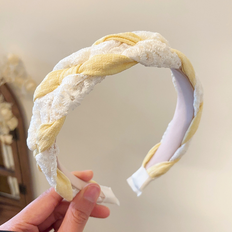 Primavera pequeña diadema fresca para mujer 2025 celebridad de Internet nuevo estilo salvaje fuera de estilo coreano horquilla de cabello prensado diadema accesorios para la cabeza