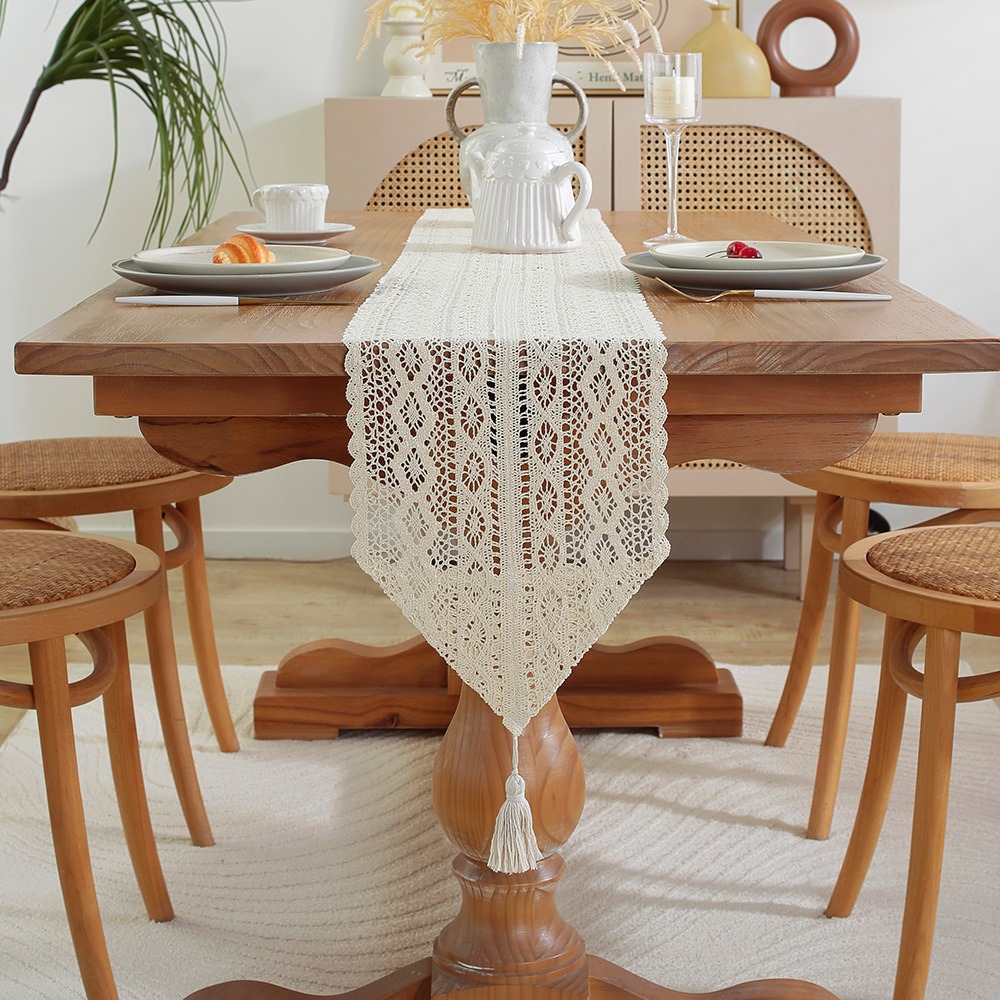 Zero pattern-pointed pendant