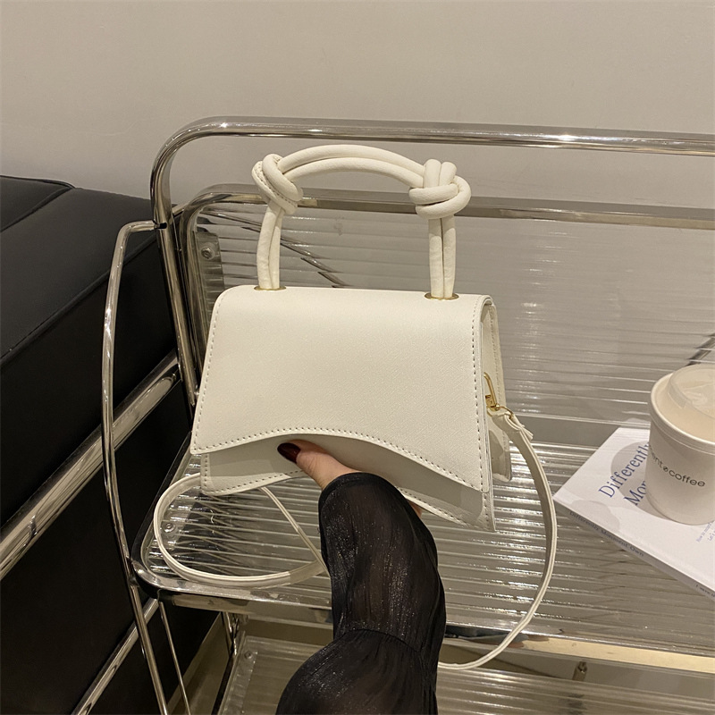 Bolsos de moda para mujer 2024 otoño nueva tendencia bolso de hombro de moda bolso de mensajero casual simple bolso cuadrado pequeño de color sólido