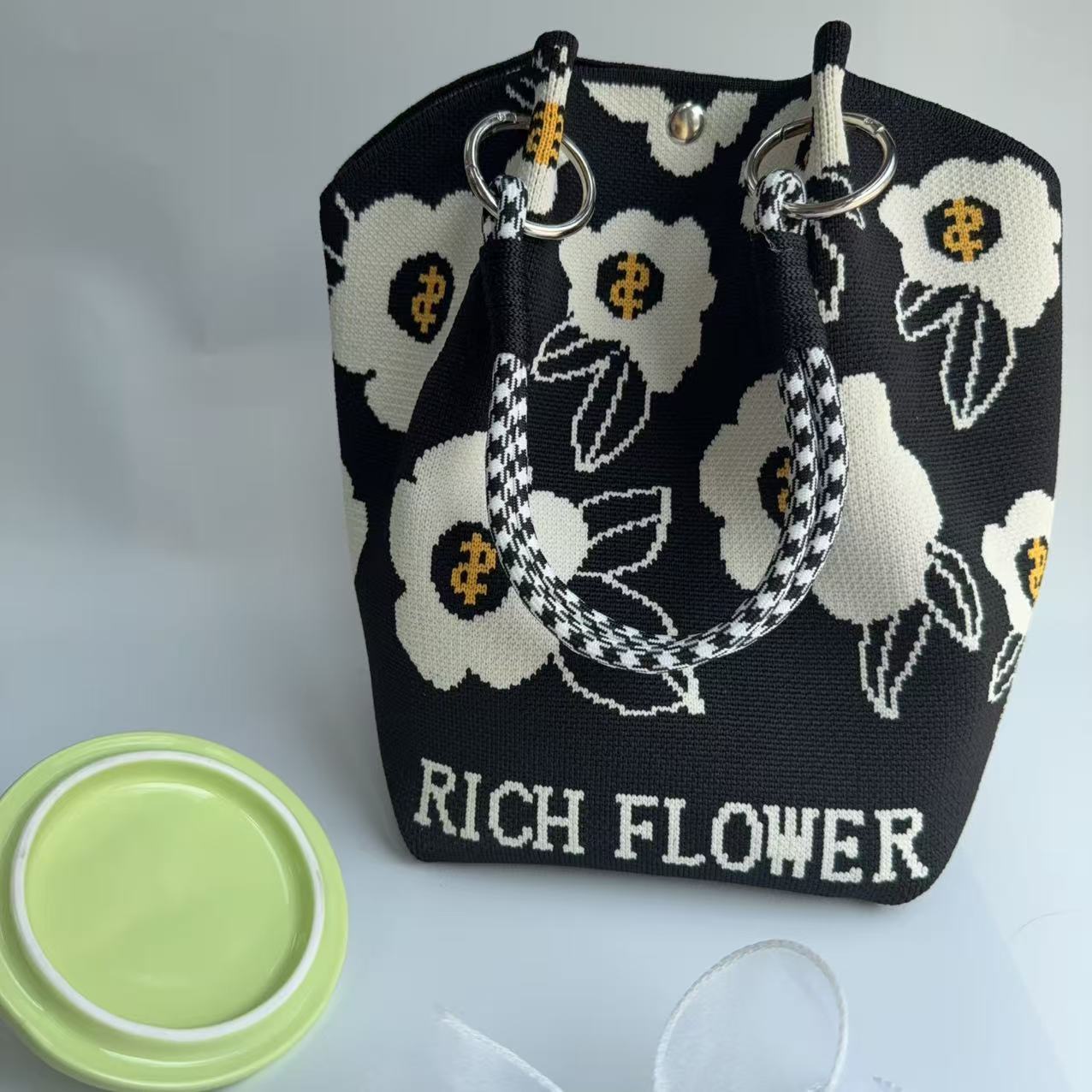 日韩时尚女手提包新款化妆包飞织针织包小众设计饭盒袋外出手拎包