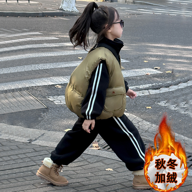 Traje deportivo para niñas más ropa de invierno para niños de terciopelo 2024 nuevo traje de béisbol grueso chaqueta pantalones casual de dos piezas