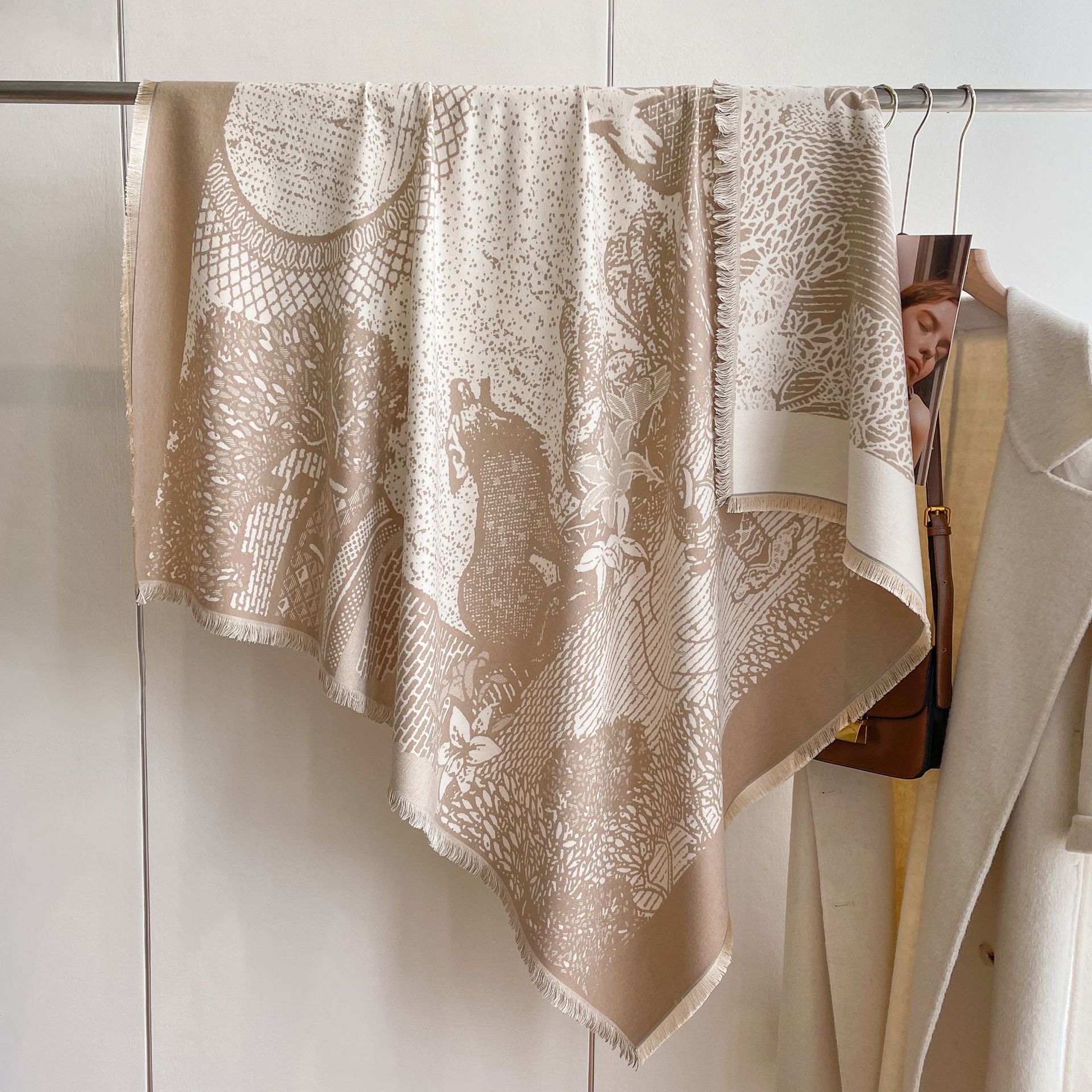 130*130 cachemir-como gran bufanda cuadrada de viaje chal exterior otoño e invierno nuevo todo-fósforo animal barba corta borla bufanda