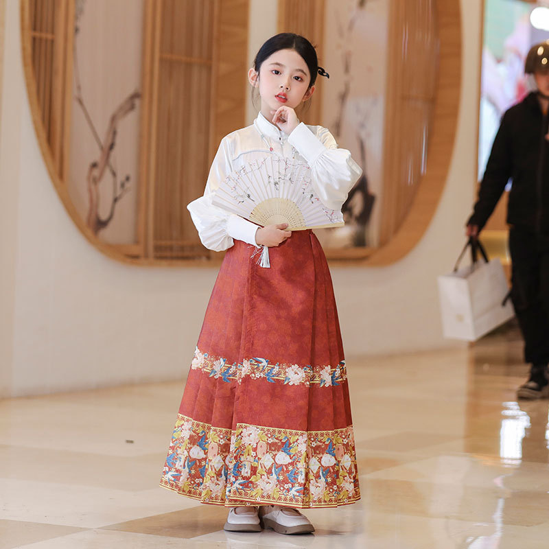 女童马面裙春季汉服套装明制文艺复古中国风改良织花款长袖套装