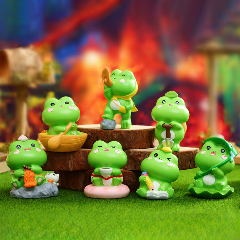 蛙有趣历险记盲盒树脂摆件批发可爱蛙蛙桌面车载摆件儿童节礼物-阿里巴巴