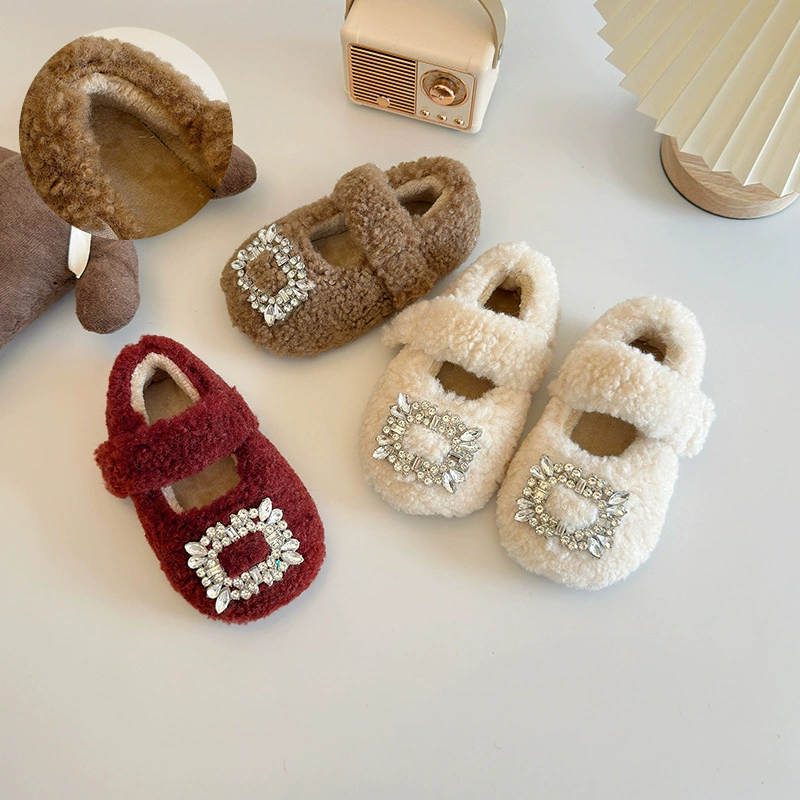 Детские стразы плюс бархатные бобовые туфли 2024 осень и зима новая корейская модная меховая обувь для девочек носить хлопчатобумажные туфли