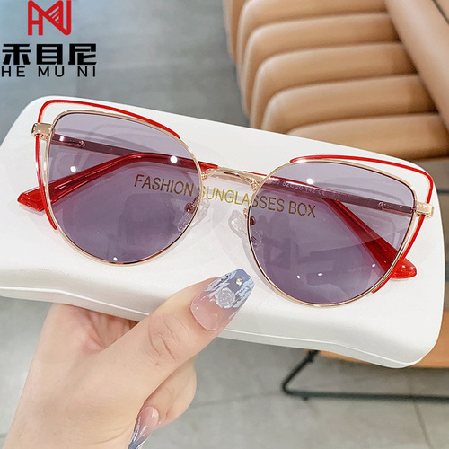 Cat-eye sunglasses Korean style sunglasses for women  new retro personalized sunglasses for women street photography fashion decorative glasses