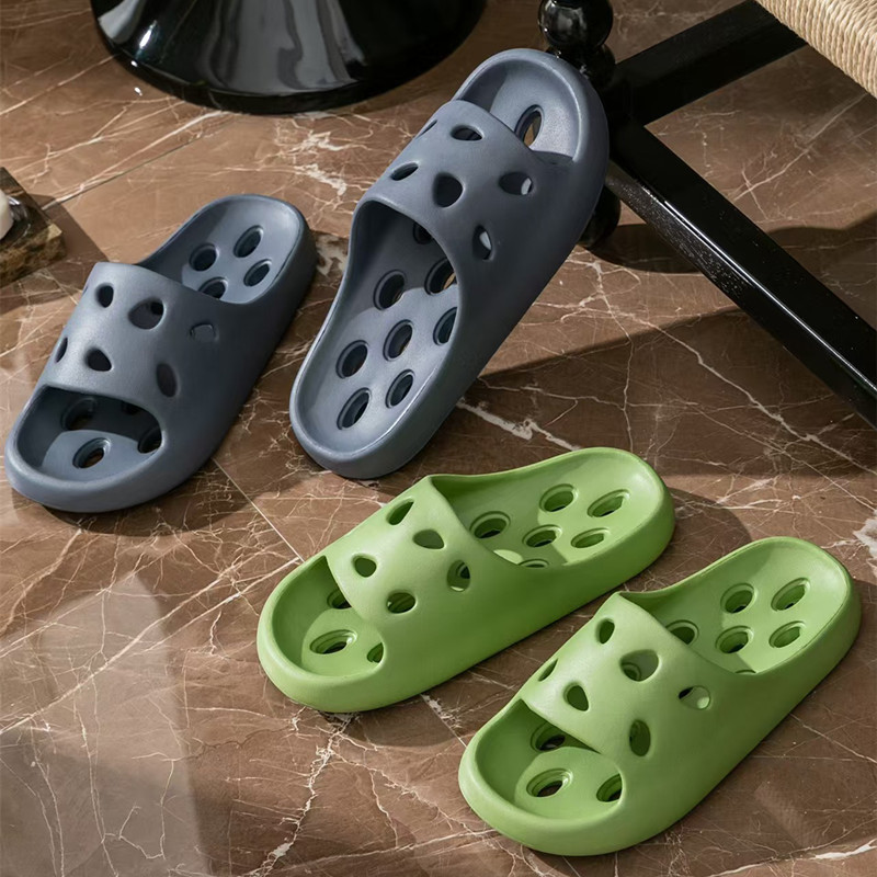 Fengrunjia Leak-Proof Slippers for Women, Special Soles for Bathing, Hollowed Out, Non-Water-Retaining, Non-Slip, Home, Four-Season Indoor Slippers for Men