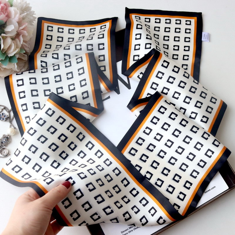 Universal neckerchief with letters