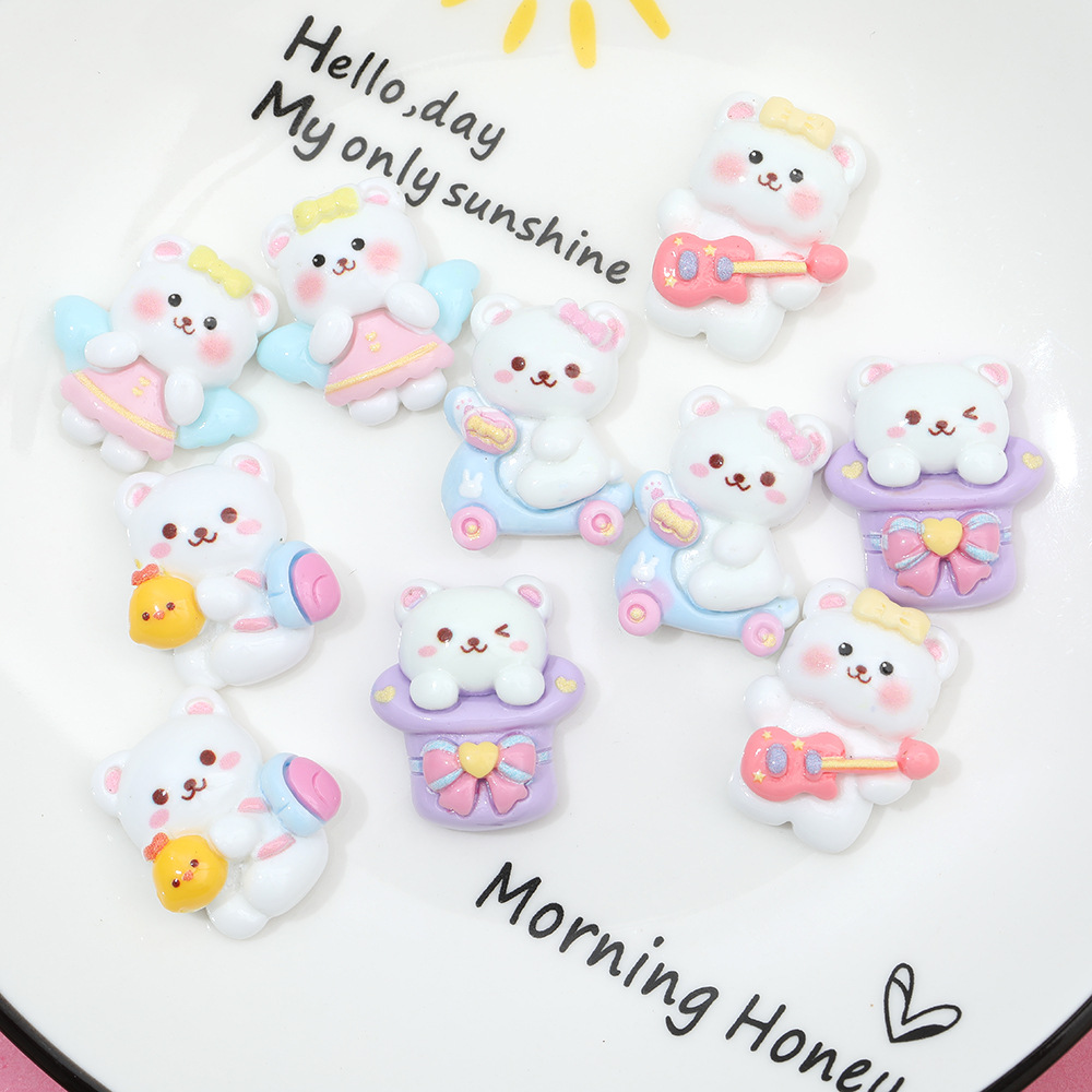 Guitarra de dibujos animados Pequeño Oso Blanco DIY accesorios de resina crema pegamento horquilla accesorios para el cabello teléfono móvil Shell taza pegatinas materiales hechos a mano, etc.