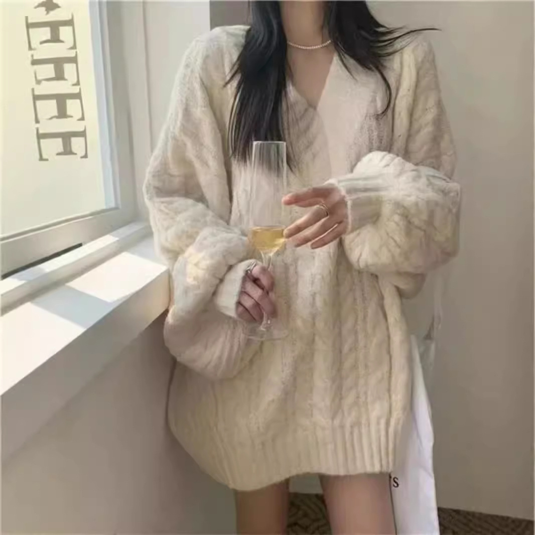 Lazy Style Retro Thick V-Neck Loose Gray Cable Knit Sweater for Female Students, Autumn and Winter Korean Version Versatile Knitwear Trend