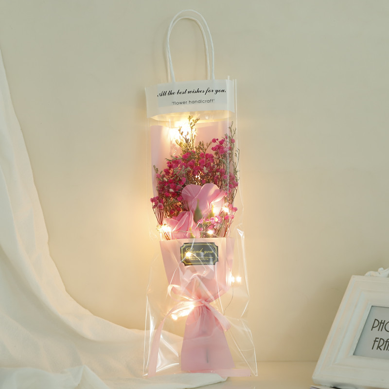 满天星+2朵玫瑰 粉色