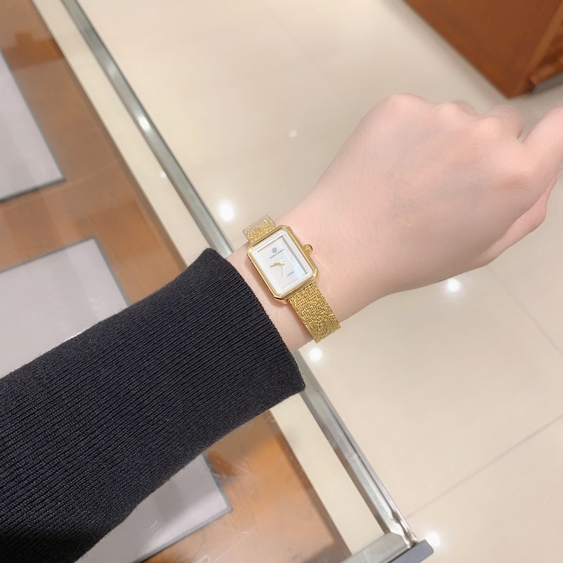 New Watch Fashionable and Elegant Women's Watch Simple and Casual Student Style Square Dial with Woven Strap for Free Shipping_voghion.com