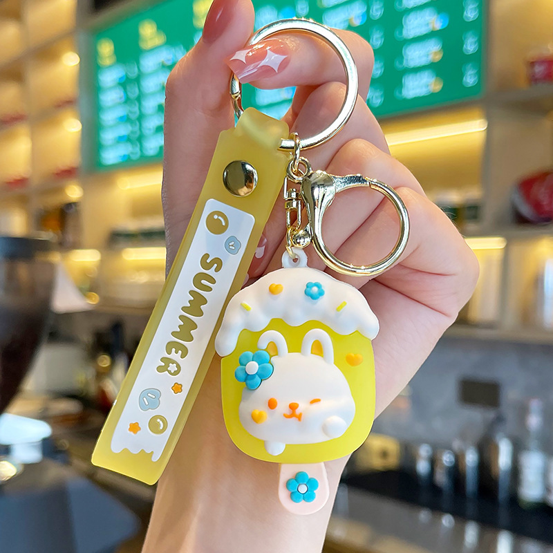 Venta directa de fábrica llavero colgante pequeño muñeca tridimensional llavero de coche mochila escolar colgante puesto al por mayor productos pequeños