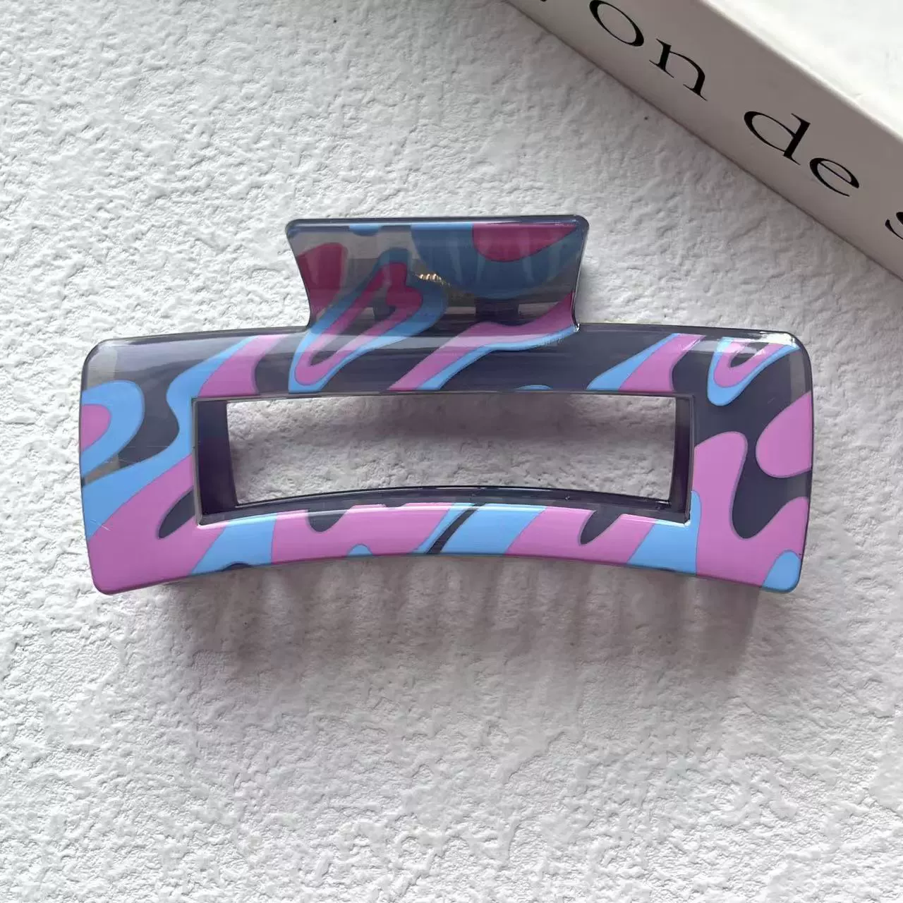 Краб‑заколка с ромашками, квадратный «шарк», 10,5×5×4,5 см, лёгкая