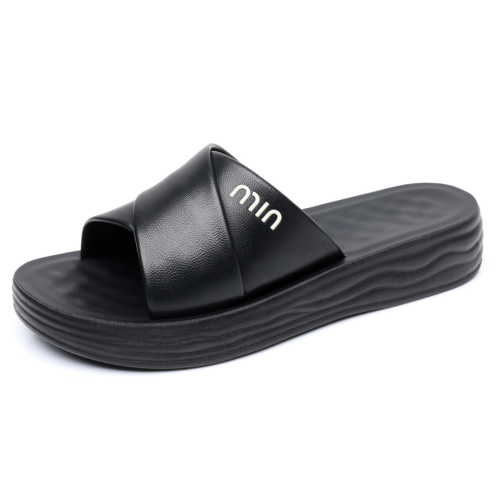 Sandalias de verano, zapatos de madre, zapatillas ligeras con suela suave, zapatos de cuero artificial de moda de mediana edad, zapatillas de mujer.